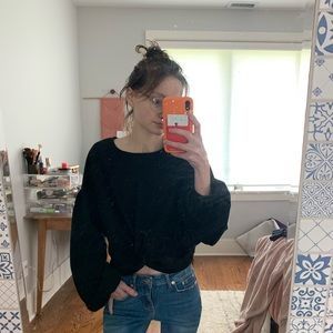 Black long sleeve crop top